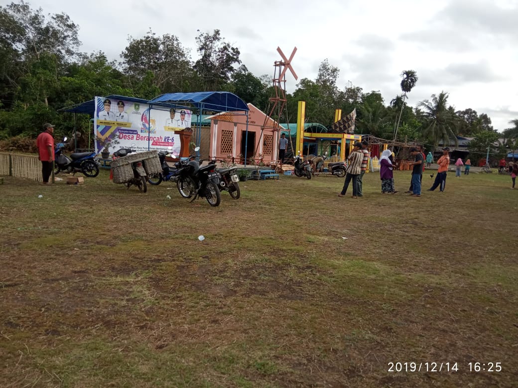 Persiapan HUT Desa Berancah  ke 6 Makin Rampung, Masing-Masing Dusun Mempercantik Stand Pameran